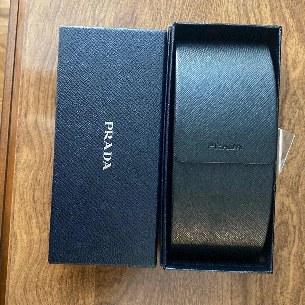 Prada sunglasses; tortoise frames; original case and box unisex - Picture 4 of 13